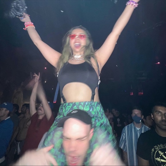 Meet your Posher, Stephanie - Picture 6 of 7